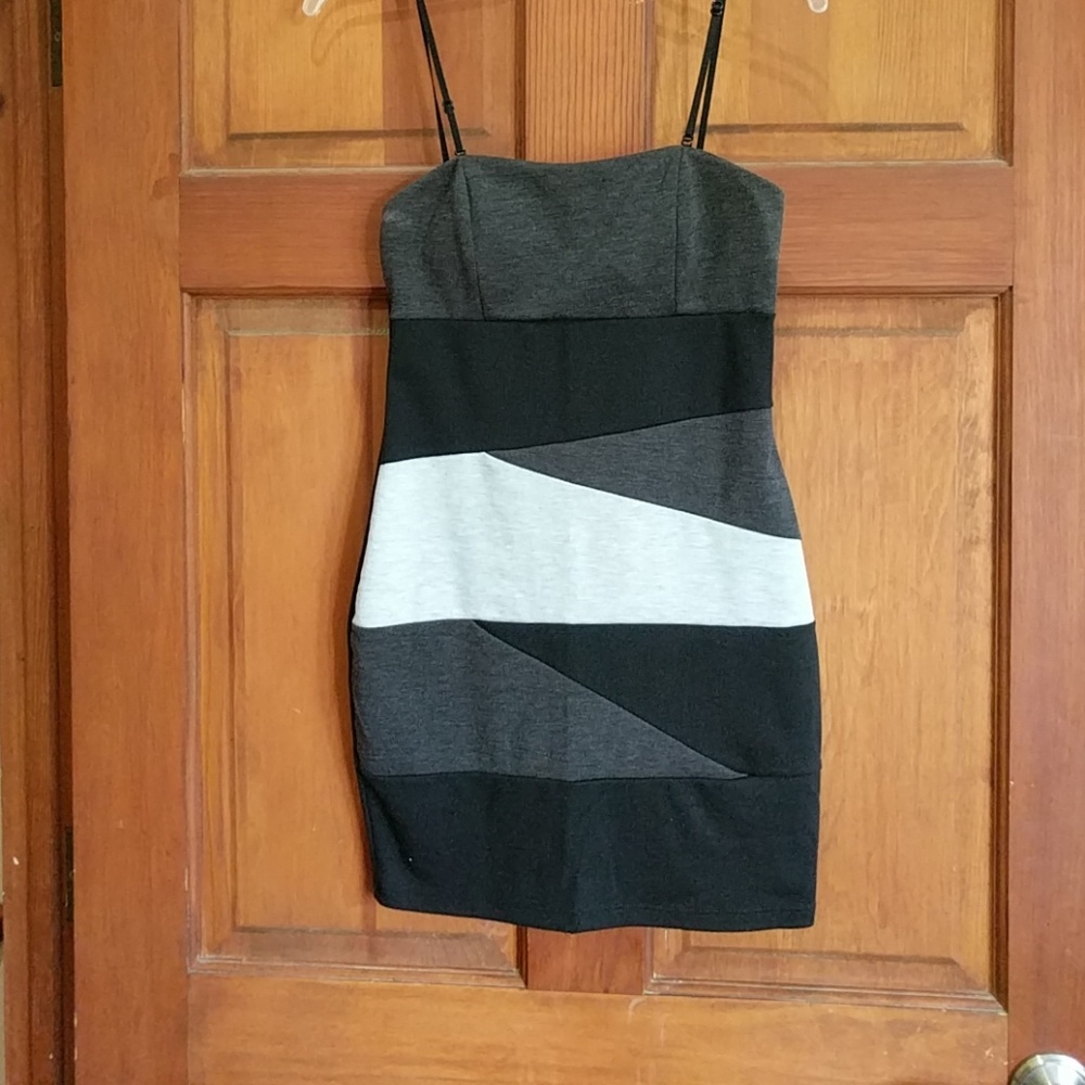 Bodycon Colorblock Dress - Picture 2 of 2